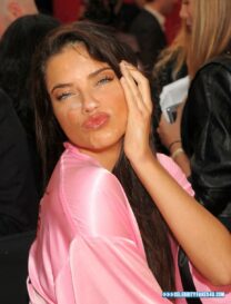 Adriana Lima Cum Facial Public Nudes 001