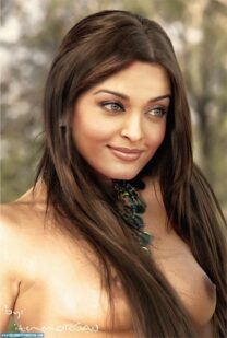 Aishwarya Rai Exposed Boobs Fake 001