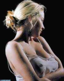 Anna Kournikova See Thru Nipples 001