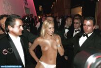 Anna Kournikova Topless Public 002