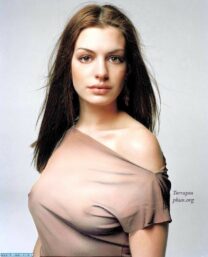 Anne Hathaway See Thru Breasts Porn 001