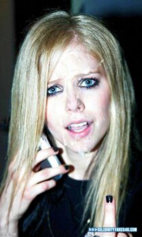 Avril Lavigne Cum Facial Fake 001