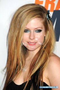 Avril Lavigne Cumshot Facial 001