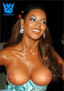 Beyonce Knowles Boobs Public Naked 001