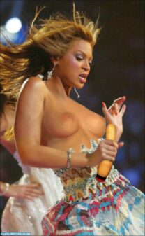 Beyonce Knowles Topless Public 001