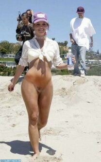 Britney Spears Voyeur Beach Nude 001