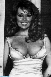 Carol Vorderman Wardrobe Malfunction Xxx 001