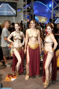 Carrie Fisher Cosplay Public Fakes 001