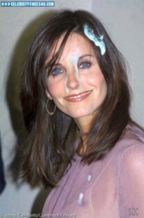 Courteney Cox Facial 002