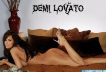 Demi Lovato Horny Sideboob Nude Fake 001