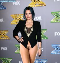 Demi Lovato Public Legs Nude Fake 001