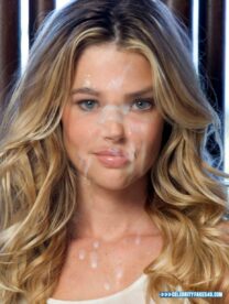 Denise Richards Cumshot Facial 001