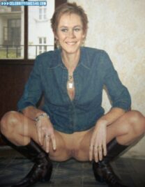 Elizabeth Montgomery No Panties Vagina Legs Spread Nsfw 001