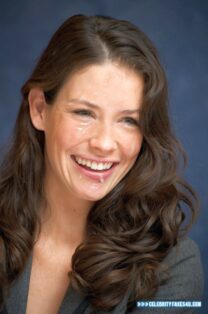 Evangeline Lilly Facial 002