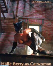 Halle Berry Catwoman Nudes 001