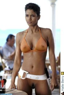 Halle Berry Pokies Bikini Nsfw 001