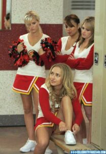 Hayden Panettiere Pantiless Upskirt Pussy Nude 001