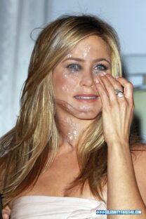 Jennifer Aniston Facial Cumshot 002