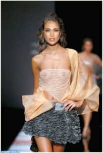 Jennifer Lopez Small Boobs See Thru Nudes 001