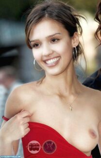 Jessica Alba Flashing Tits Nude 001