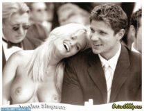 Jessica Simpson Breasts Nsfw 003