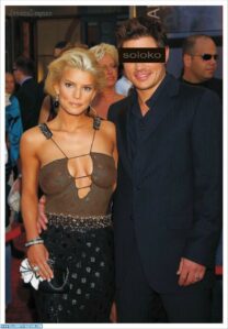 Jessica Simpson See Thru Public 001