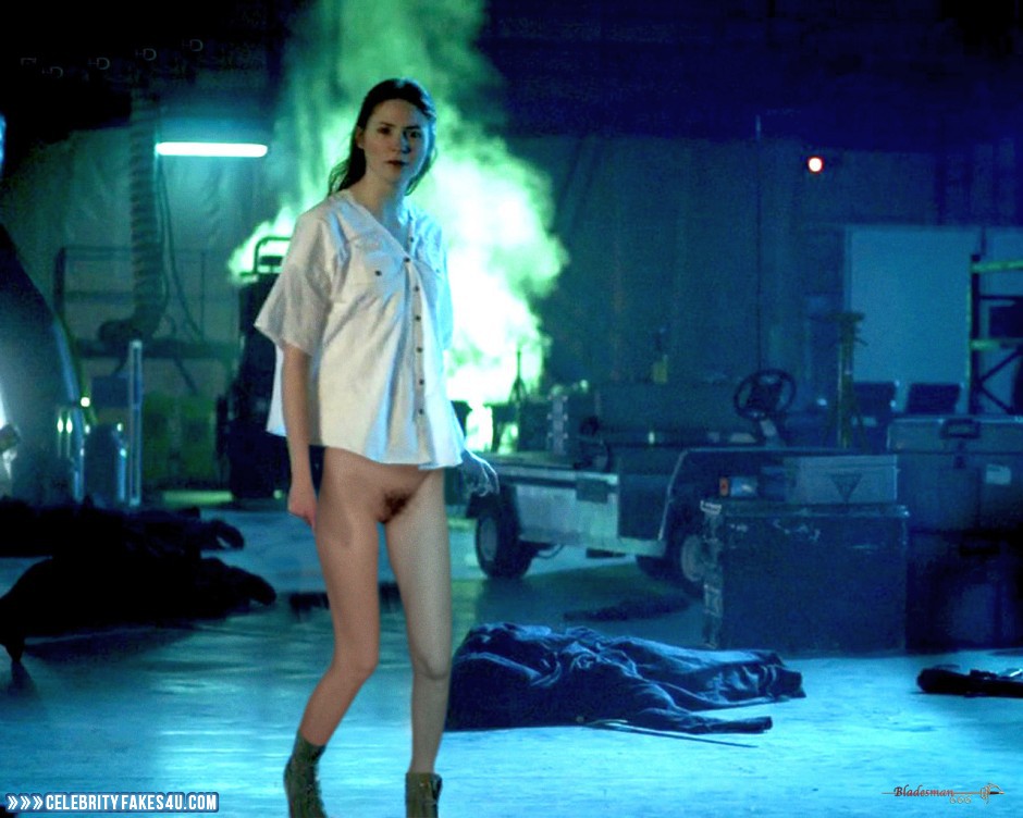 Karen Gillan Fake, Nude, Pantiless, Sexy Legs, Porn