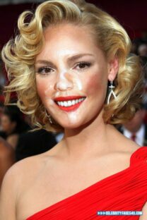 Katherine Heigl Blonde Cumshot Facial Nude 001