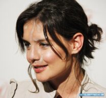 Katie Holmes Facial Fake 002