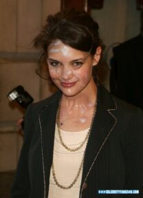 Katie Holmes Facial Public Nsfw 001