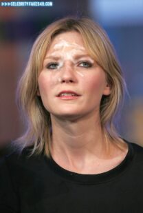 Kirsten Dunst Cumshot Facial 001