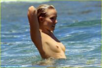 Kristen Bell Small Boobs Voyeur Nsfw 001