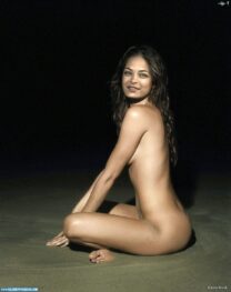 Kristin Kreuk Porn Beach 001