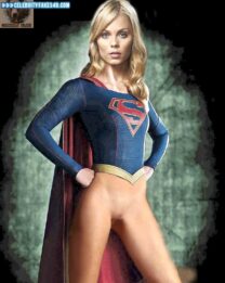 Laura Vandervoort Camel Toe Smallville Tv Series Nude Fake 001