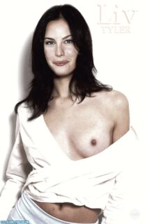 Liv Tyler Tits 001