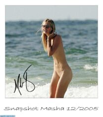 Maria Sharapova Voyeur Beach 001