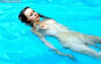 Marion Marechal Le Pen Naked Pool 001