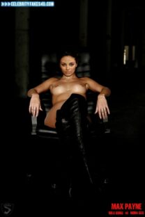 Mila Kunis Boobs 004