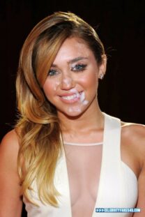 Miley Cyrus Blonde Public Fake 001