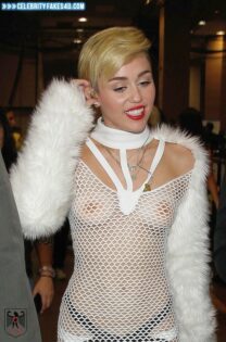 Miley Cyrus See Thru Public Nudes 001