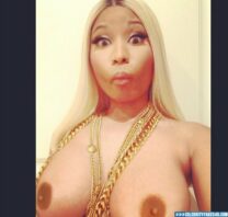 Nicki Minaj Selfie Homemade Nude Fake 001