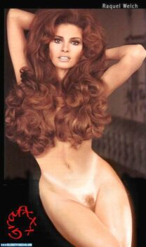Raquel Welch Completely Naked Hot Exposed Stomach 001