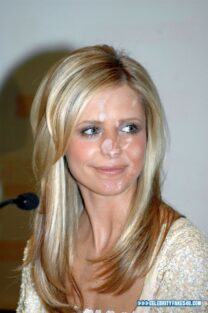 Sarah Michelle Gellar Facial 001