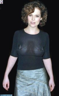 Sigourney Weaver See Thru Exposed Tits Porn 002